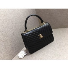 샤넬 쉐브론 트렌디 CC 탑핸들 스몰 램스킨 토트백 블랙 골드