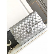 샤넬 24C 맥시 트레블 클래식백 메탈릭 실버 램스킨 40*26*12cm