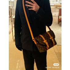 루이비통 크리스토퍼 메신저 M28115 32x19.5x11cm